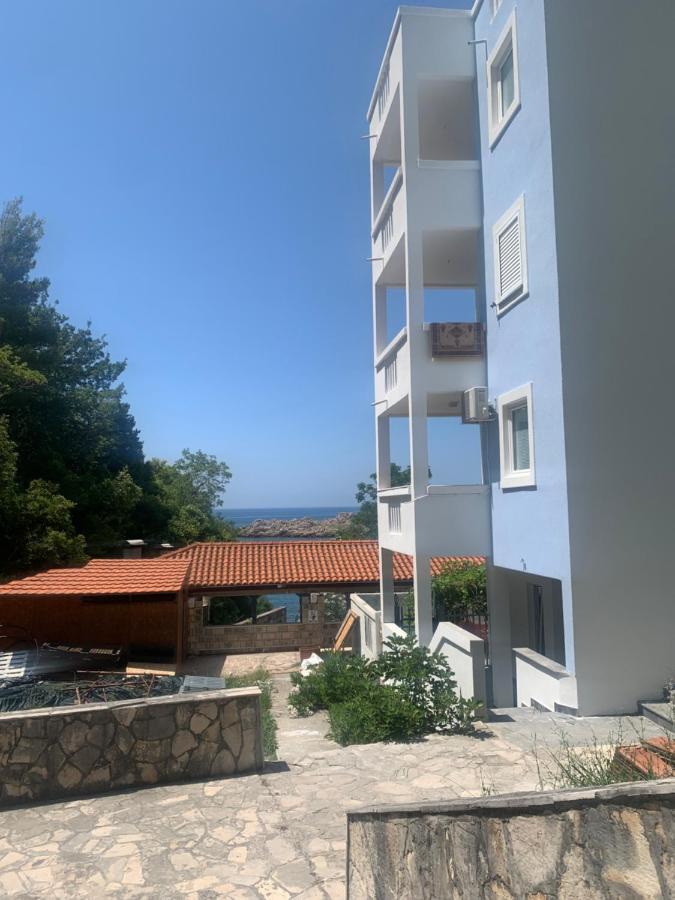 Pine&Sea Beach Retreat Sveti Stefan Kültér fotó