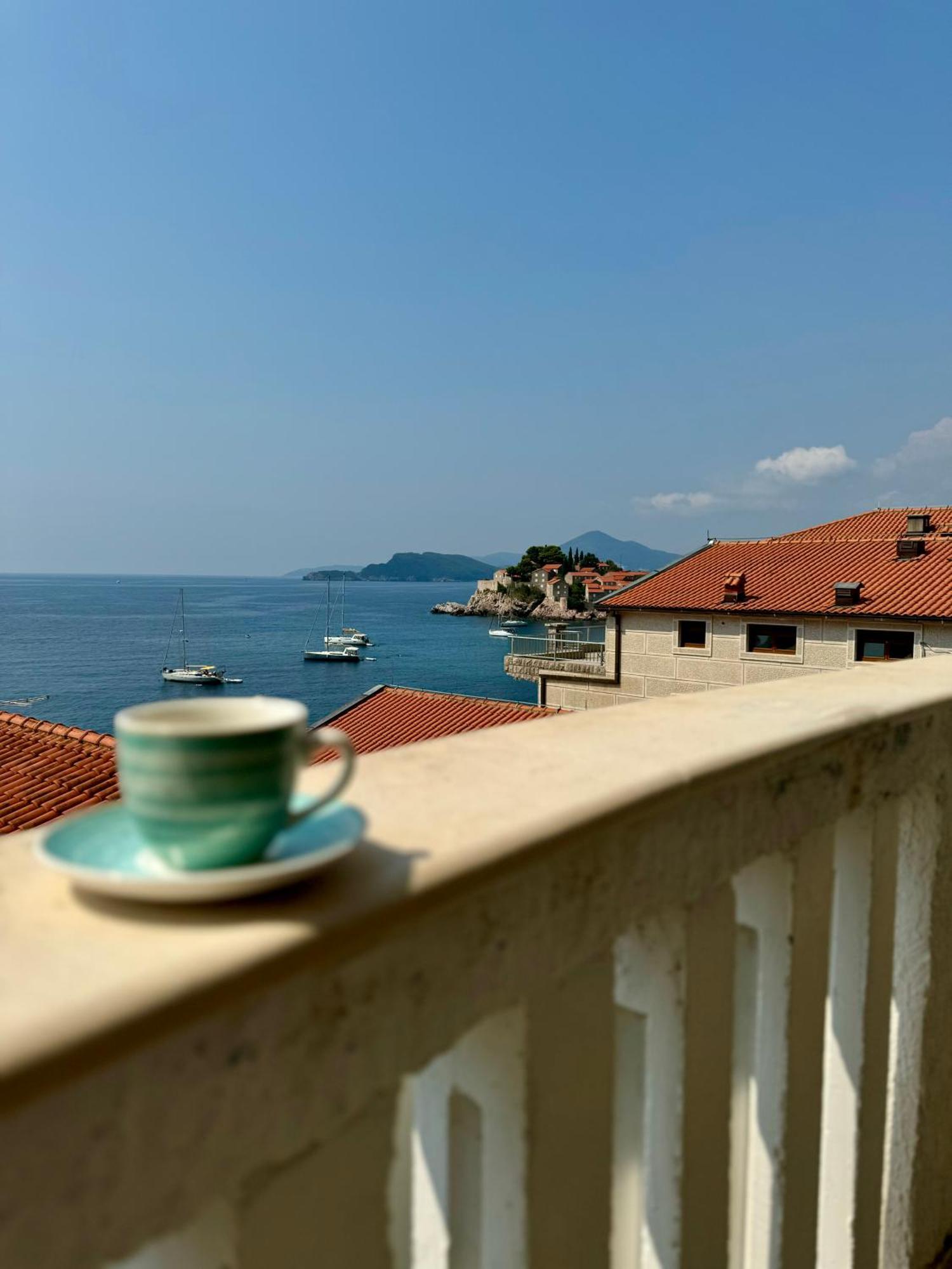 Pine&Sea Beach Retreat Sveti Stefan Kültér fotó
