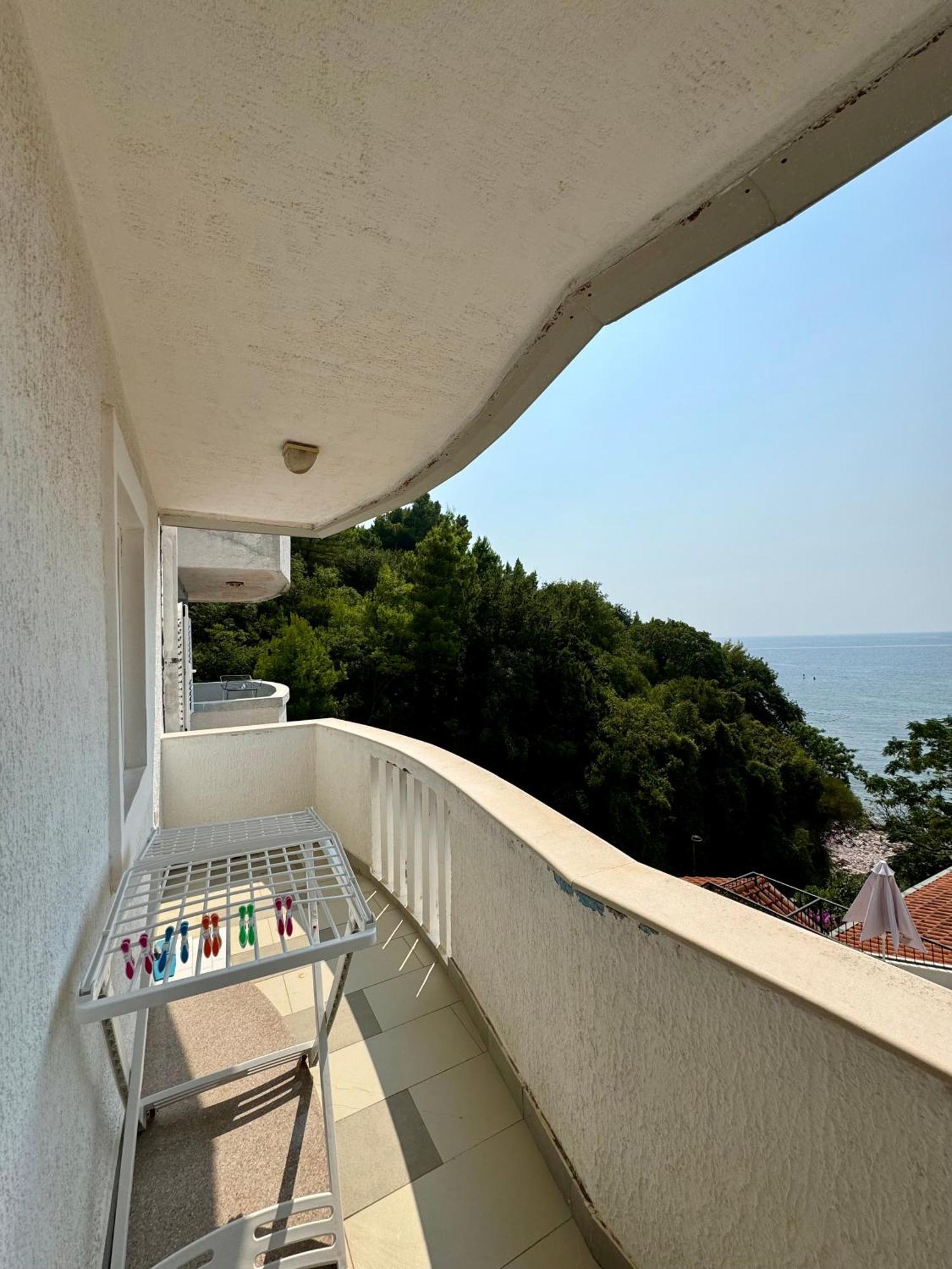 Pine&Sea Beach Retreat Sveti Stefan Kültér fotó