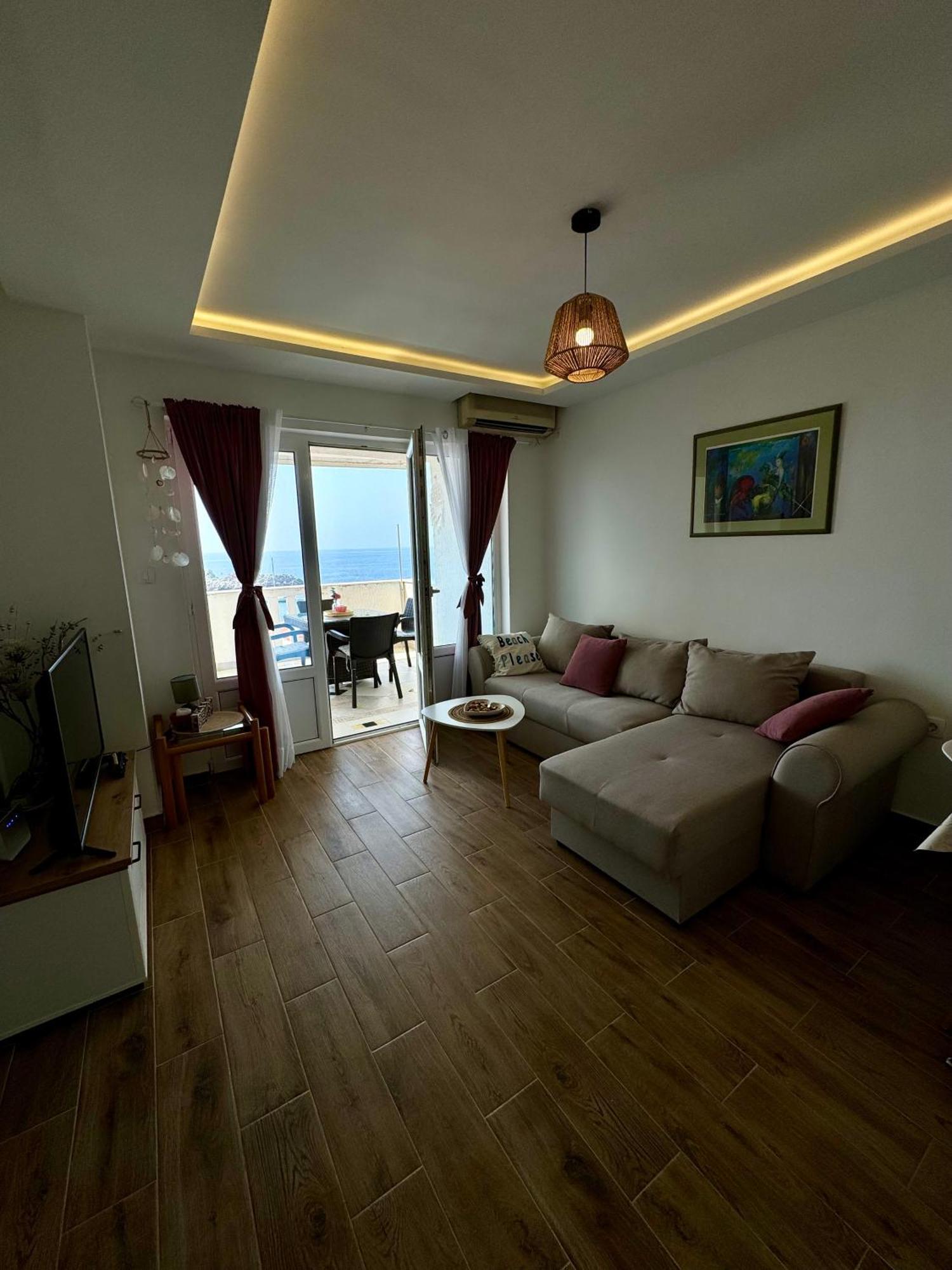 Pine&Sea Beach Retreat Sveti Stefan Kültér fotó