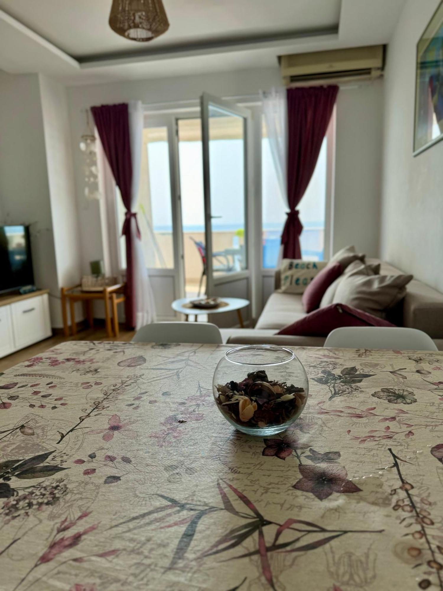 Pine&Sea Beach Retreat Sveti Stefan Kültér fotó