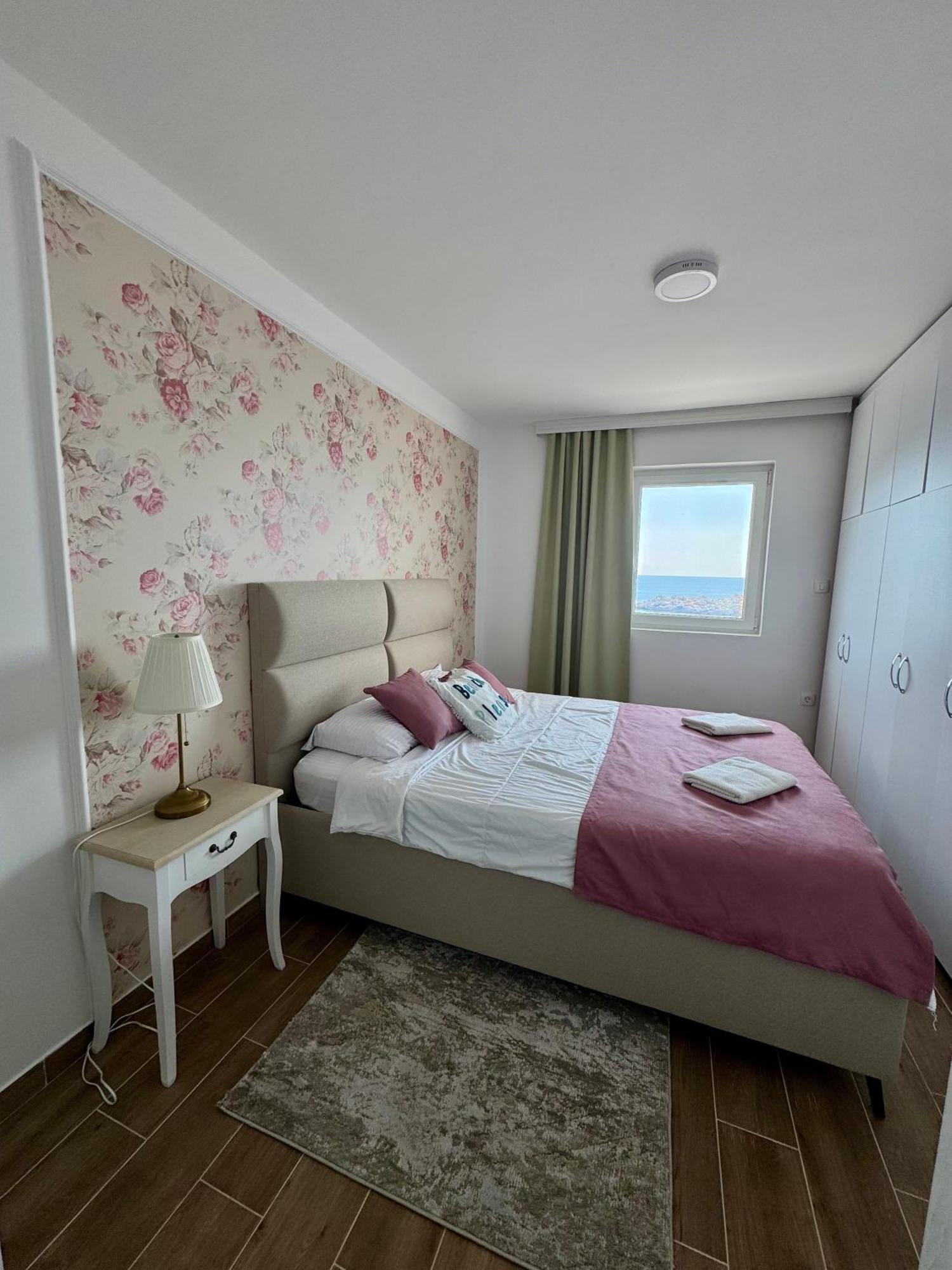 Pine&Sea Beach Retreat Sveti Stefan Kültér fotó